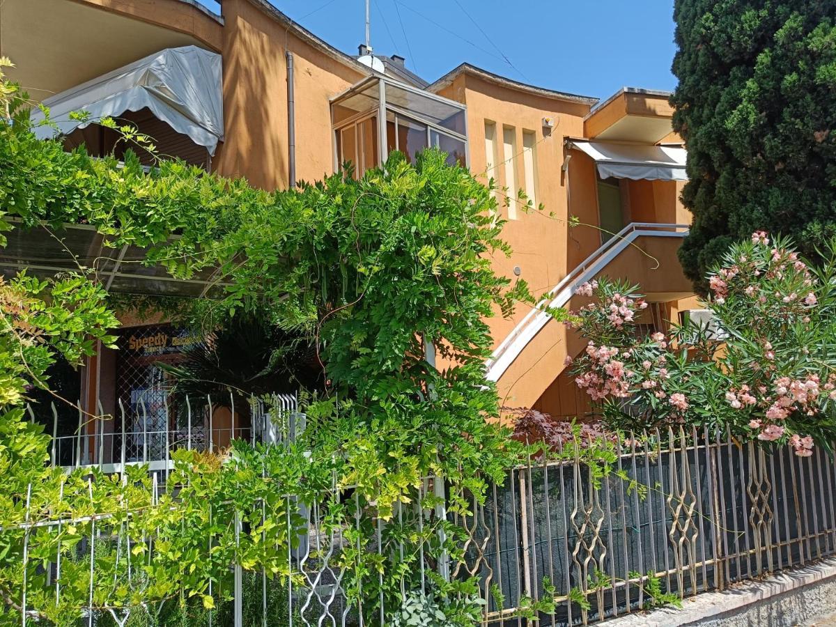 Casa Lucy Villa Бардолино Екстериор снимка