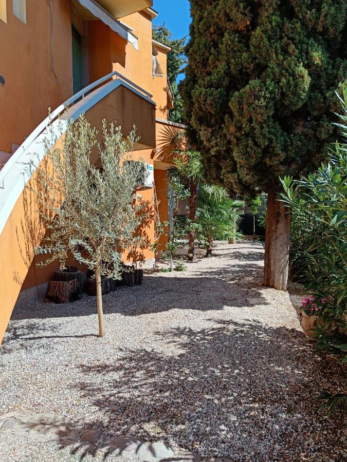 Casa Lucy Villa Бардолино Екстериор снимка