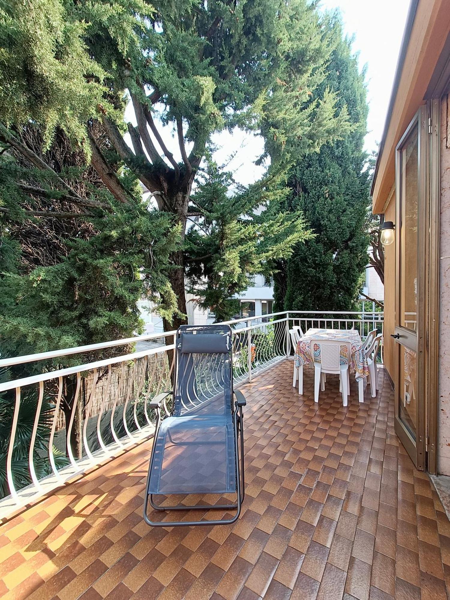Casa Lucy Villa Бардолино Екстериор снимка
