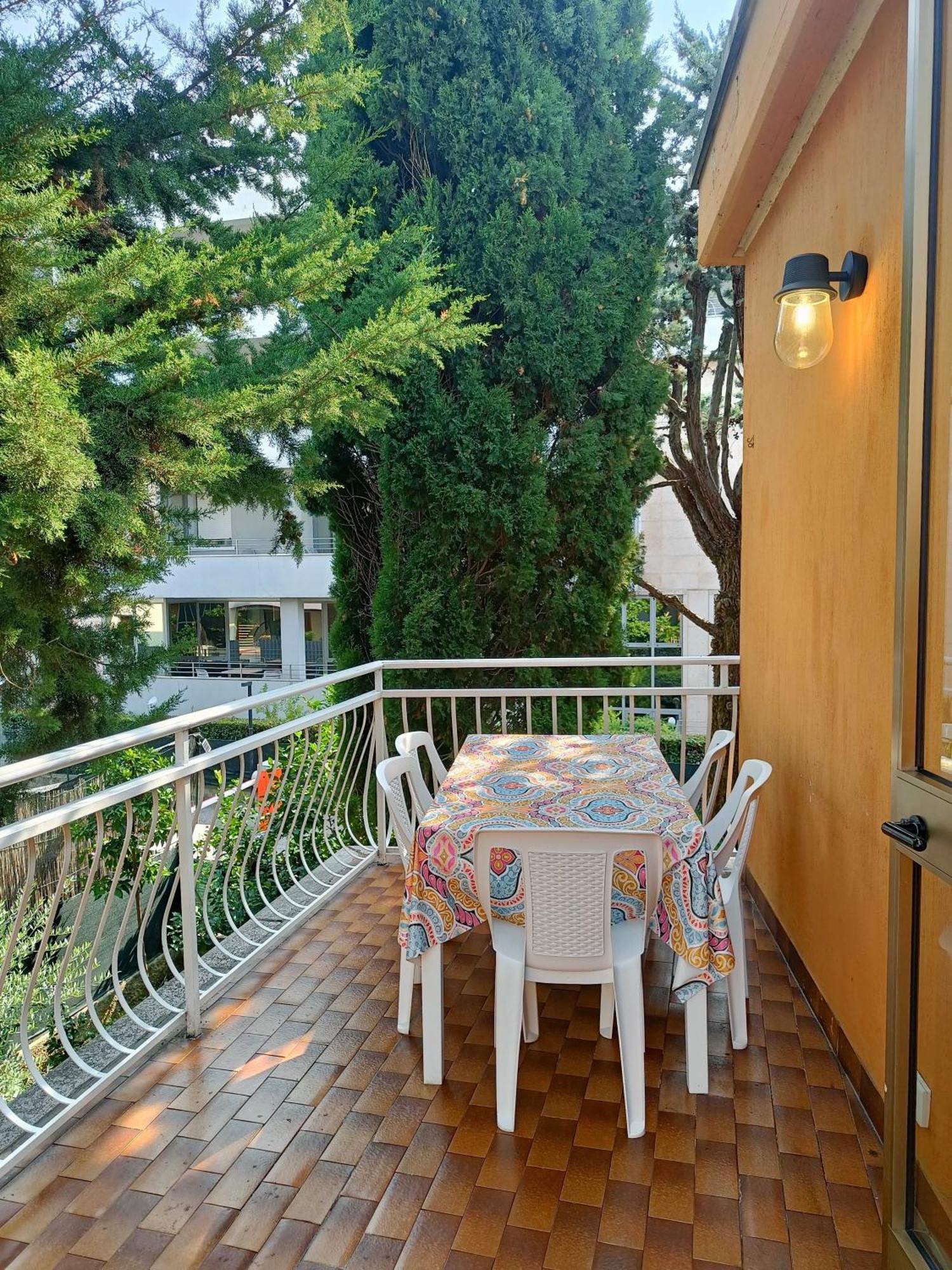 Casa Lucy Villa Бардолино Екстериор снимка